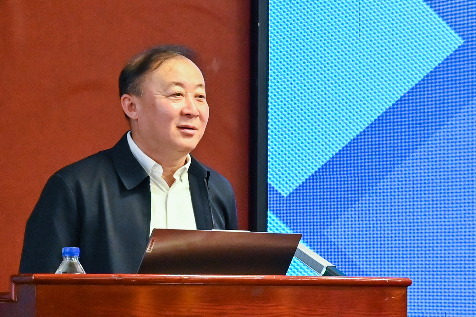 赵继董事长在“机械制造学科教书育人研讨会”上作题为“机械工程教育的变革与创新”的学术报告,2023年10月,长春 赵继董事长在“机械制造学科教书育人研讨会”上作题为“机械工程教育的变革与创新”的学术报告,2023年10月,长春